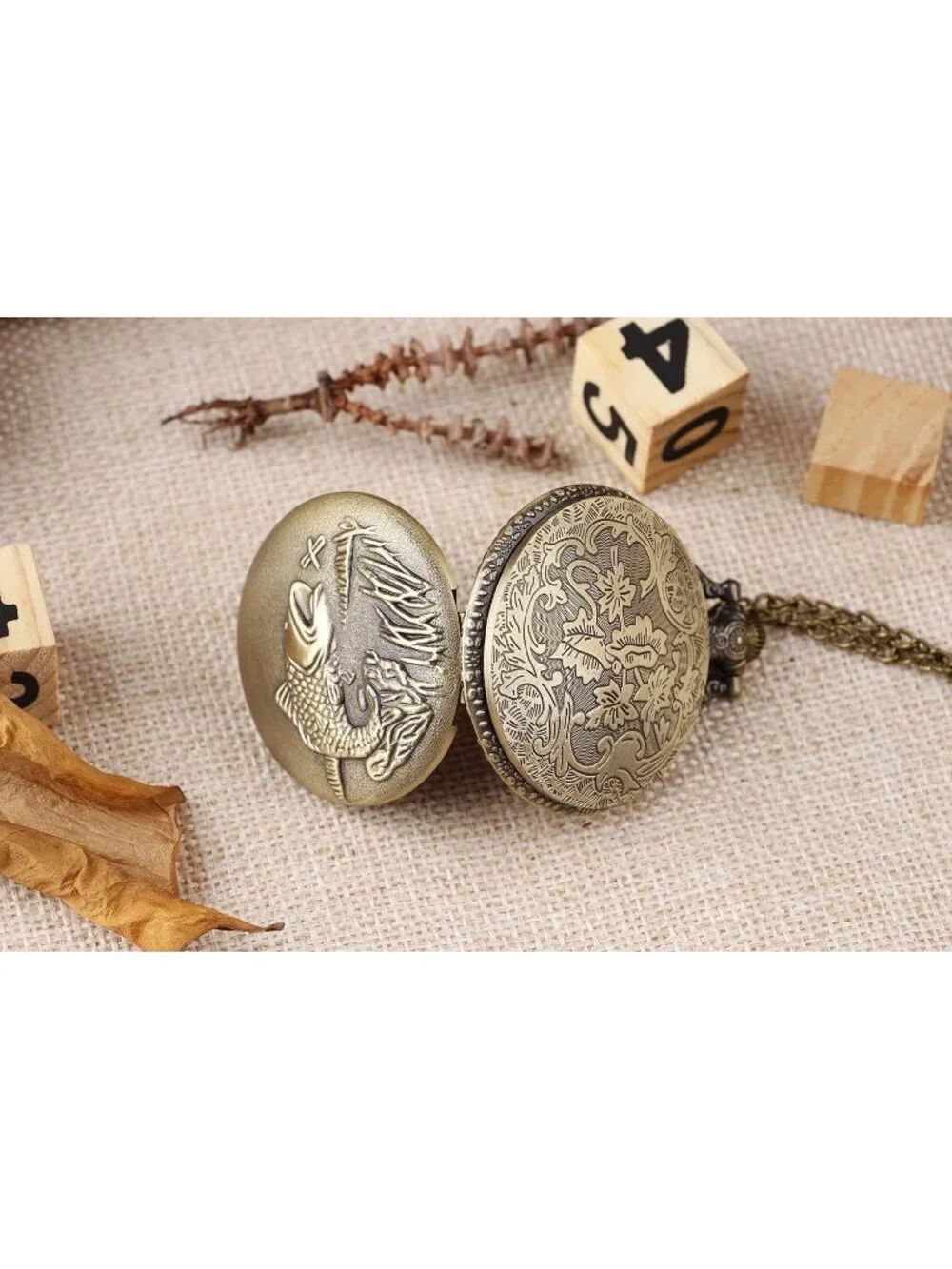 Men's Brown Analog Quartz Fesh Shape Pendant Necklace Round Case Pocket Watch